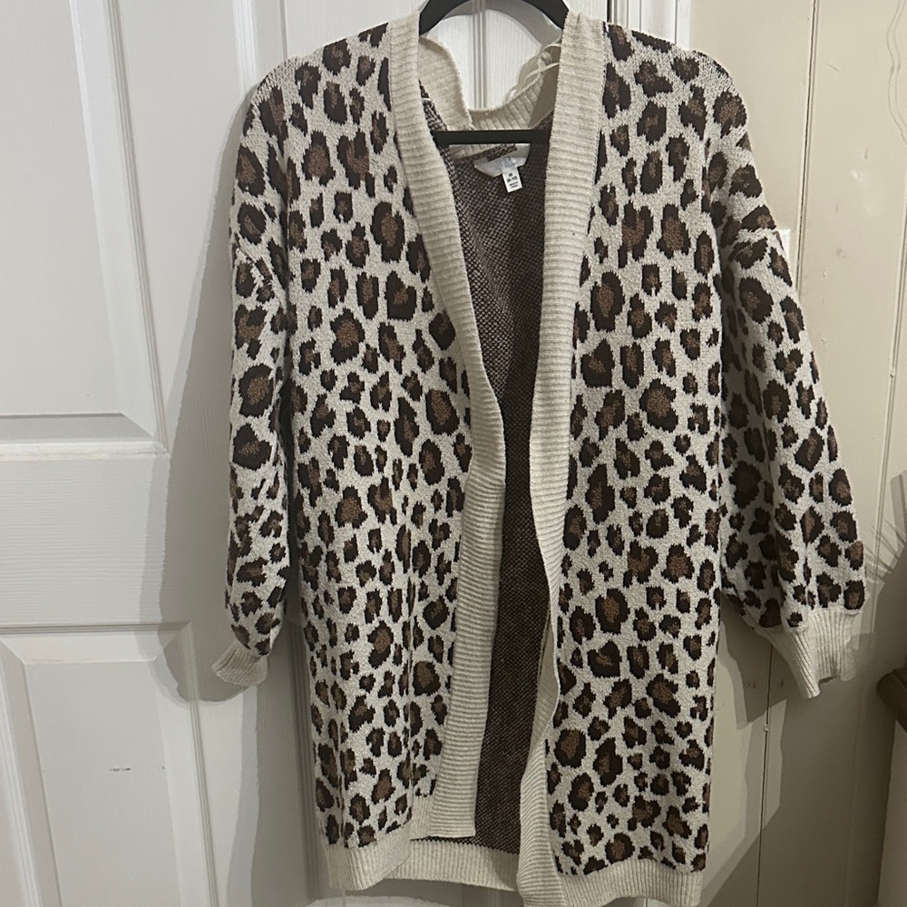 Time and Tru Cream and Brown Leopard Print Open Cardigan